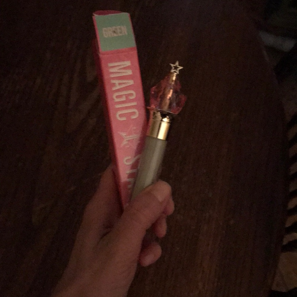 Jeffree Star magic star green corrector